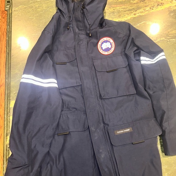 Beautiful new and blue Canada Goose Research Jacket - Picture 3 of 13